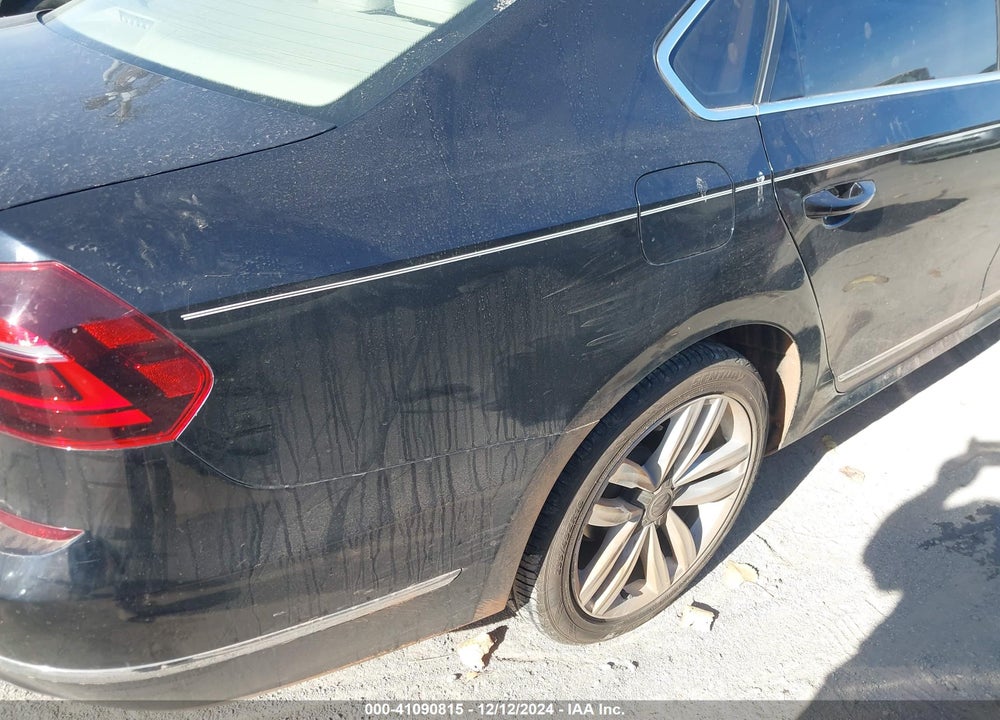 2017 VOLKSWAGEN PASSAT VIN: 1VWGT7A39HC078100