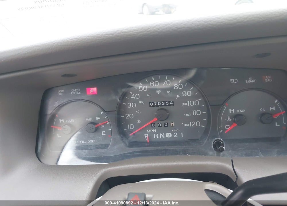 2004 MERCURY GRAND MARQUIS GS VIN: 2MEFM74W74X605466