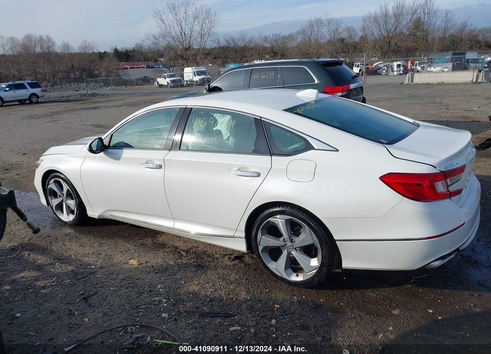 2018 HONDA ACCORD TOURING 2.0T VIN: 1HGCV2F91JA026801