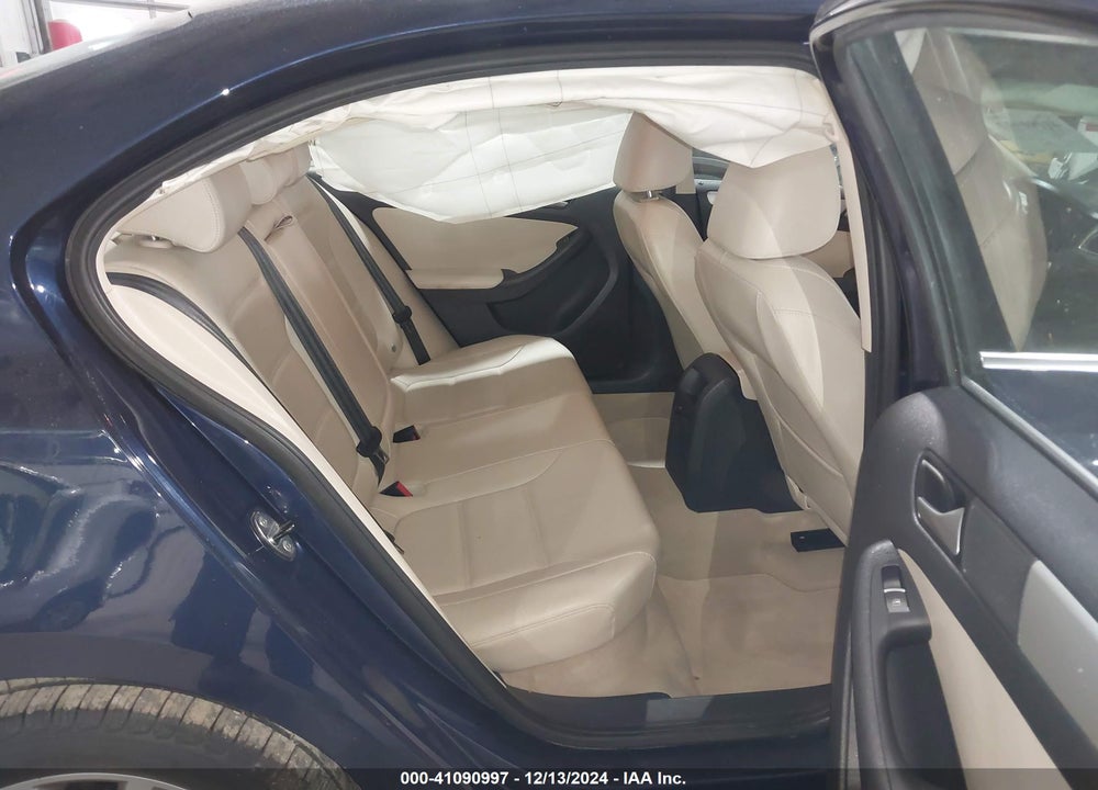 2014 VOLKSWAGEN JETTA VIN: 3VWD17AJ1EM397265