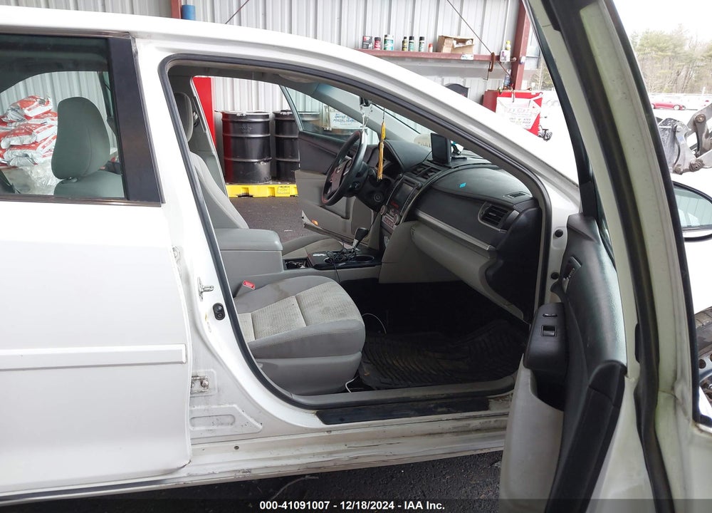 2014 TOYOTA CAMRY LE VIN: 4T4BF1FK1ER366606