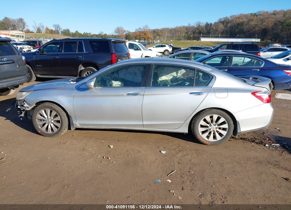 2013 HONDA ACCORD VIN: 1HGCR2F76DA032715