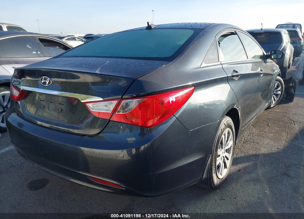 2013 HYUNDAI SONATA GLS VIN: 5NPEB4AC6DH586535