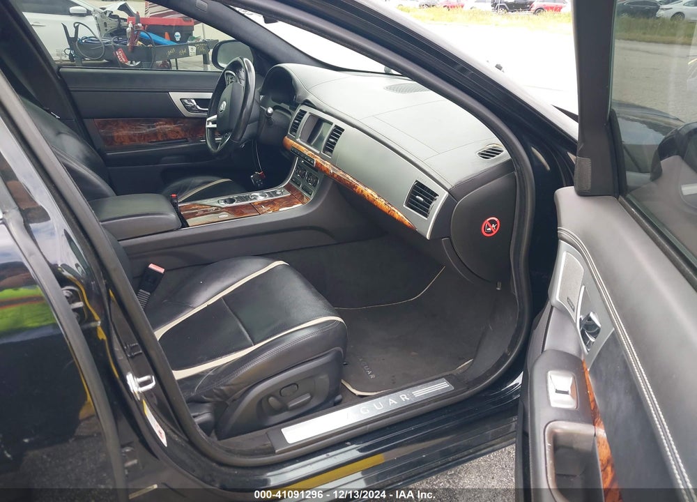 2013 JAGUAR XF V6 SC VIN: SAJWA0E71D8S70781