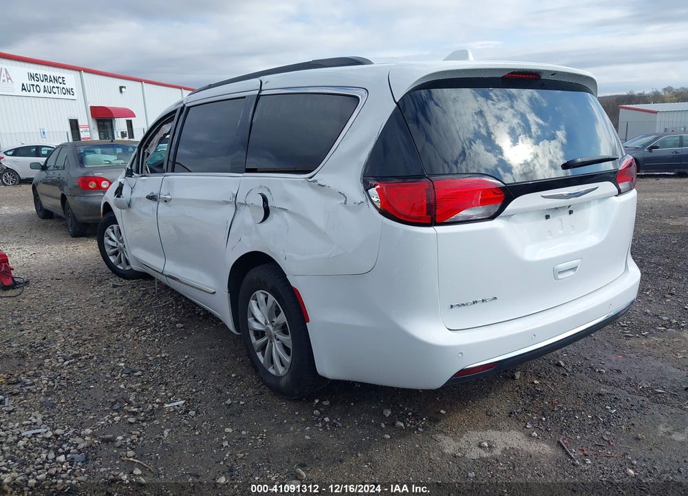 2017 CHRYSLER PACIFICA TOURING L VIN: 2C4RC1BG9HR713284