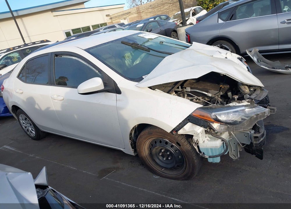 2018 TOYOTA COROLLA LE VIN: 5YFBURHE5JP762992