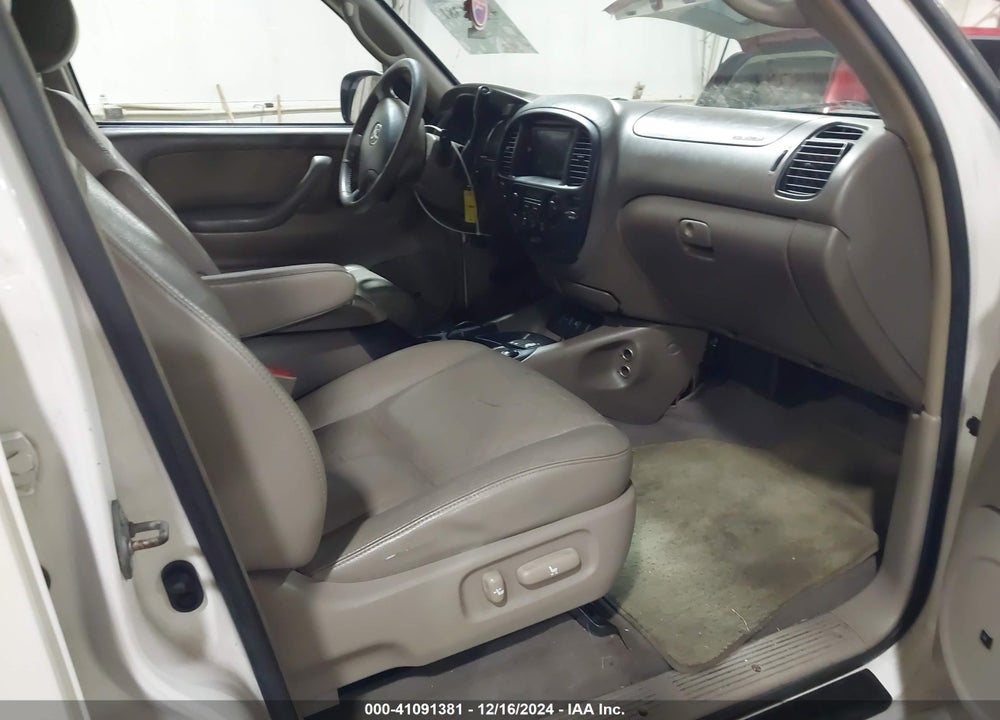 2005 TOYOTA SEQUOIA SR5 V8 VIN: 5TDBT44A25S234252