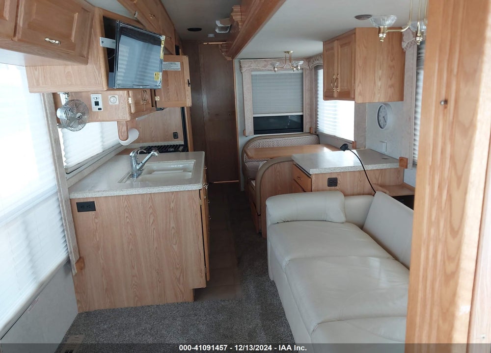2004 FREIGHTLINER CHASSIS X LINE MOTOR HOME VIN: 4UZAAHAK24CM89260