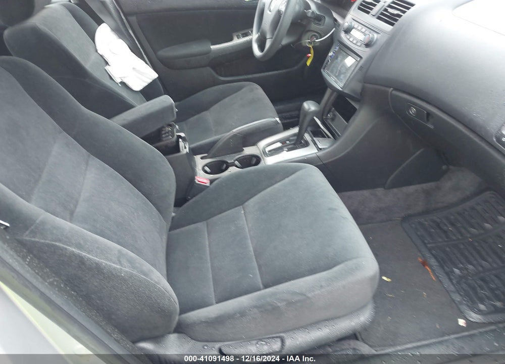 2005 HONDA ACCORD 2.4 EX VIN: 1HGCM56705A049513