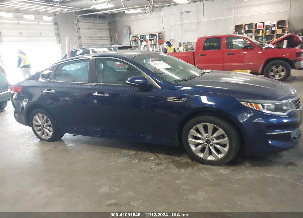 2017 KIA OPTIMA LX VIN: 5XXGT4L34HG146706