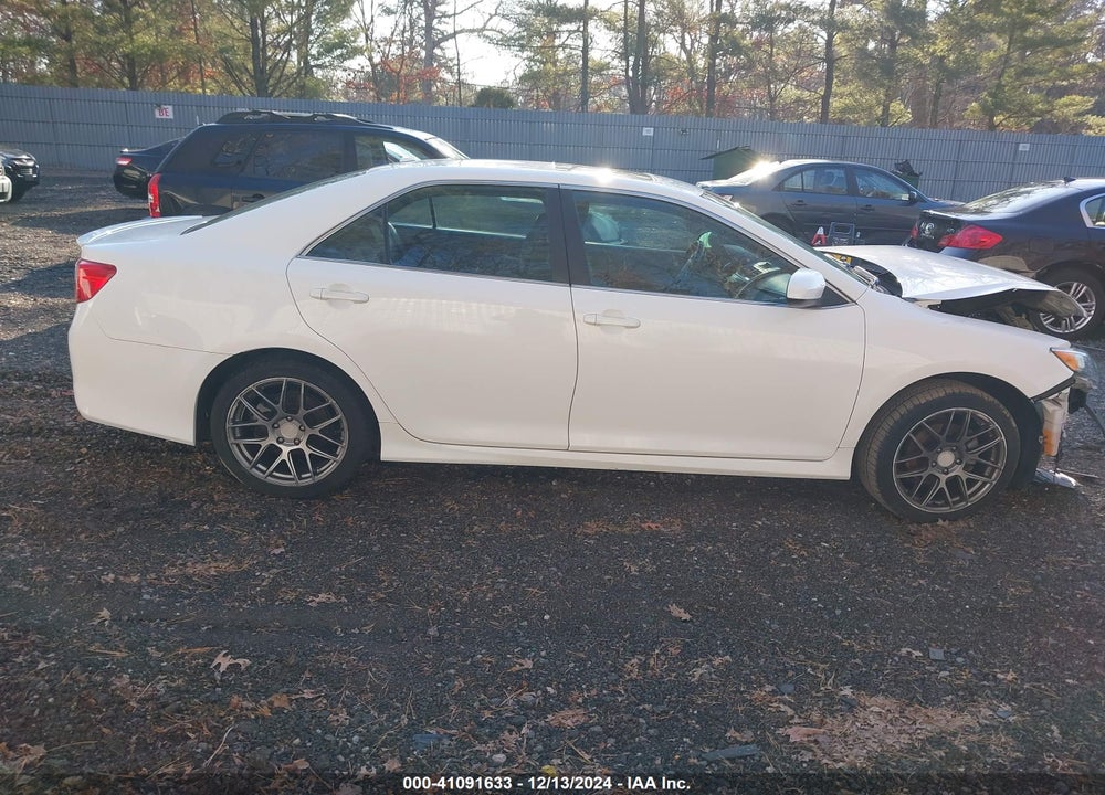 2013 TOYOTA CAMRY SE VIN: 4T1BF1FK7DU218582