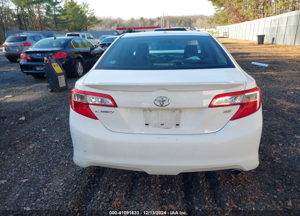 2013 TOYOTA CAMRY SE VIN: 4T1BF1FK7DU218582