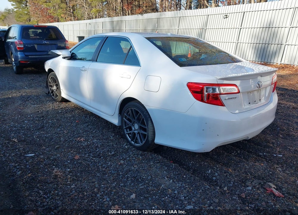 2013 TOYOTA CAMRY SE VIN: 4T1BF1FK7DU218582