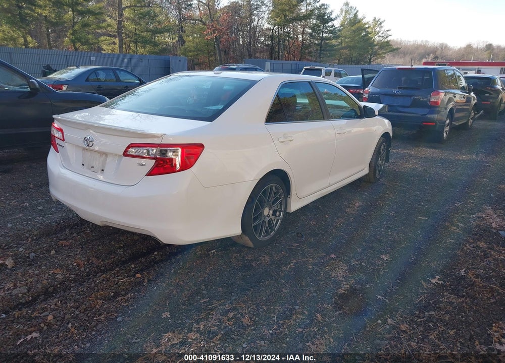2013 TOYOTA CAMRY SE VIN: 4T1BF1FK7DU218582