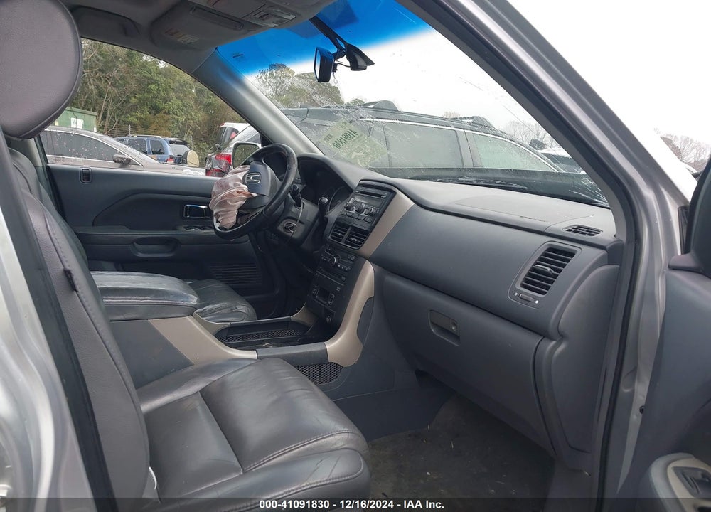 2006 HONDA PILOT EX-L VIN: 5FNYF18606B005757