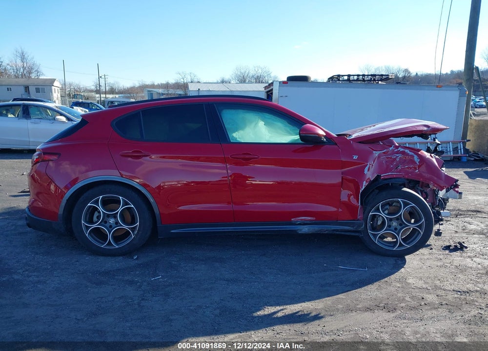 2022 ALFA ROMEO STELVIO TI AWD VIN: ZASPAKBN3N7D24632