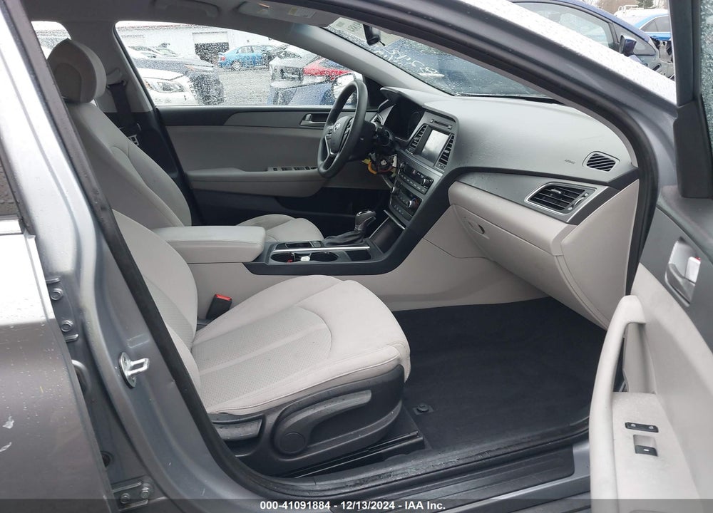 2017 HYUNDAI SONATA SE VIN: 5NPE24AF6HH471465