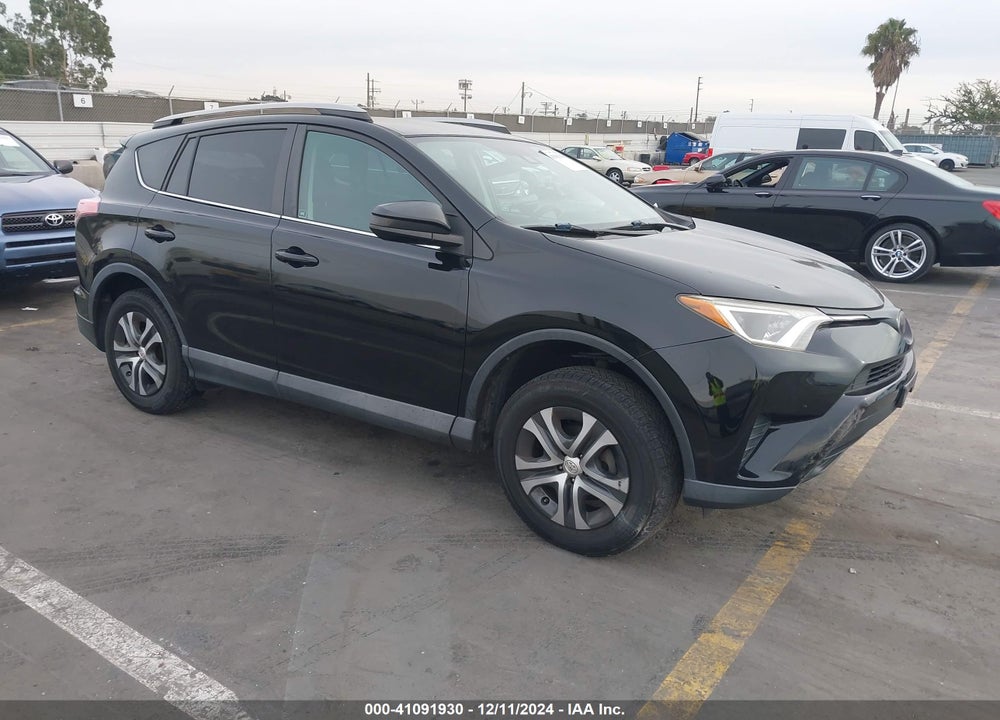 2018 TOYOTA RAV4 LE VIN: 2T3ZFREV7JW504833