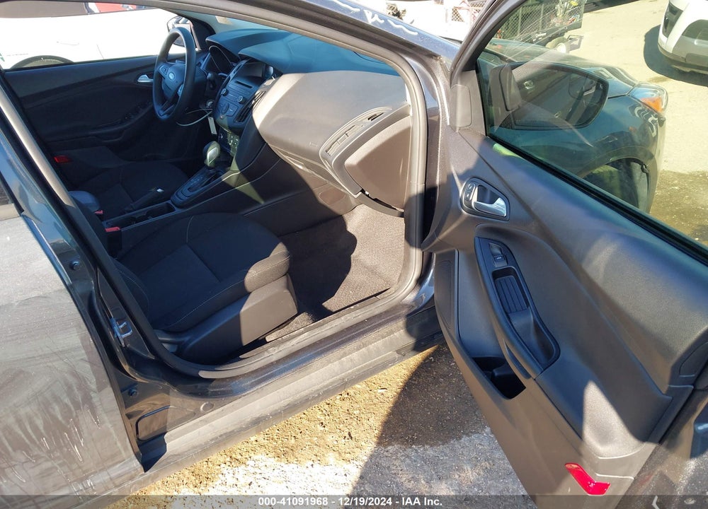 2017 FORD FOCUS SE VIN: 1FADP3F26HL347629