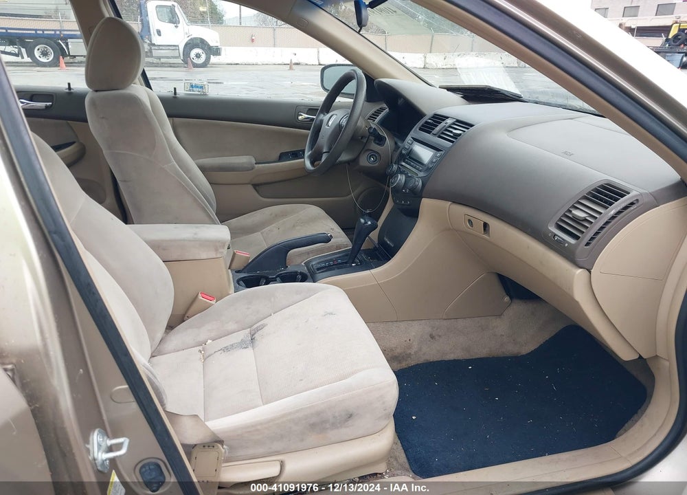 2005 HONDA ACCORD 2.4 LX VIN: JHMCM56495C002911