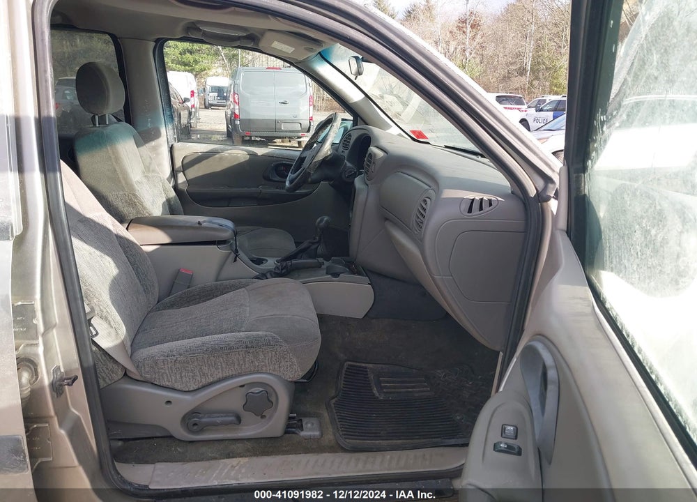 2003 CHEVROLET TRAILBLAZER LS VIN: 1GNDT13S932340128