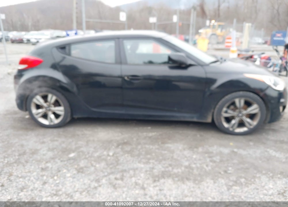 2012 HYUNDAI VELOSTER BASE W/RED/BLACK VIN: KMHTC6AD2CU077793