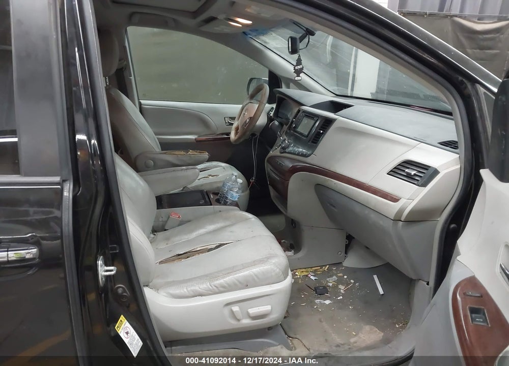 2013 TOYOTA SIENNA XLE LIMITED VIN: 5TDYK3DC5DS324986