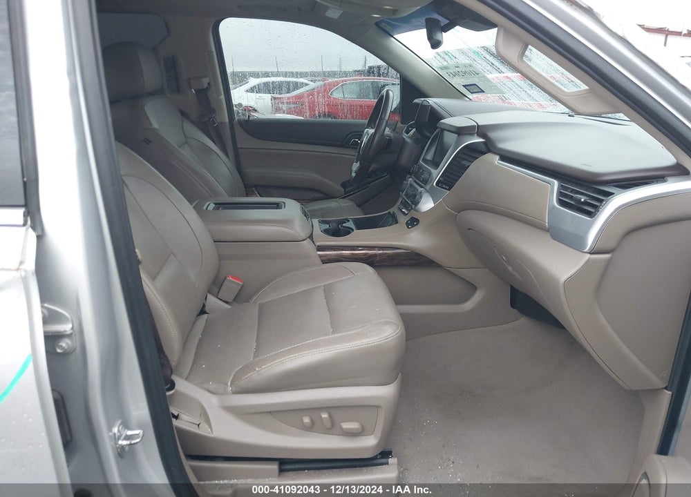 2019 GMC YUKON XL SLT VIN: 1GKS1GKC2KR286412
