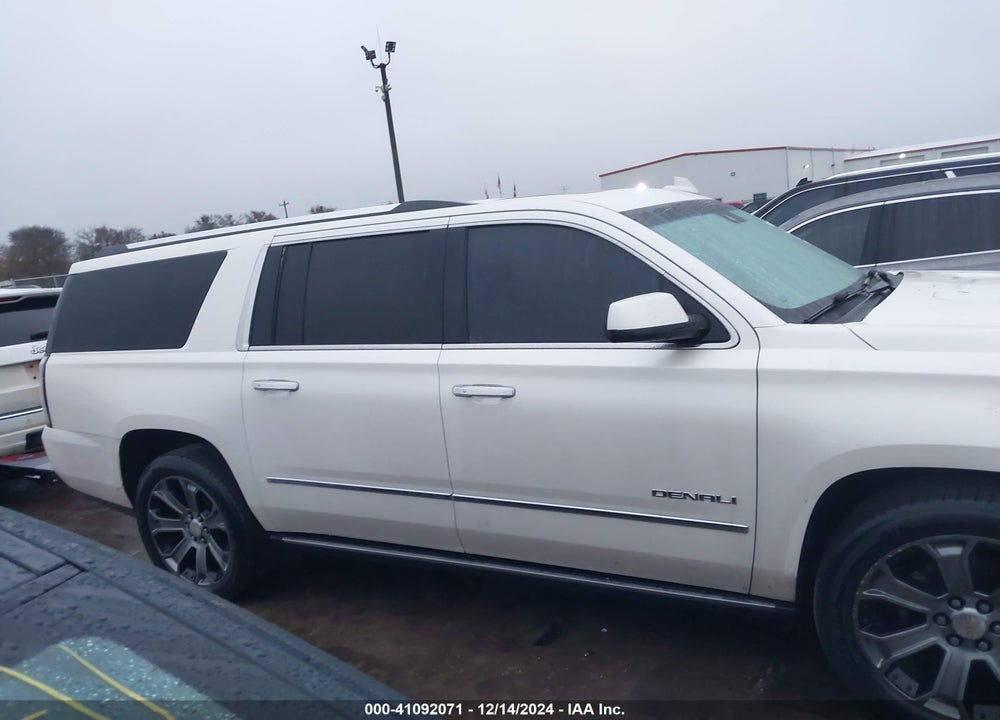 2015 GMC YUKON XL 1500 DENALI VIN: 1GKS2JKJ7FR592391