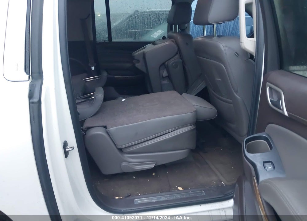 2015 GMC YUKON XL 1500 DENALI VIN: 1GKS2JKJ7FR592391