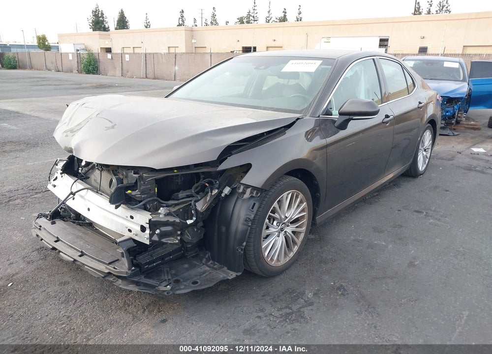 2018 TOYOTA CAMRY XLE VIN: 4T1B11HK4JU048320