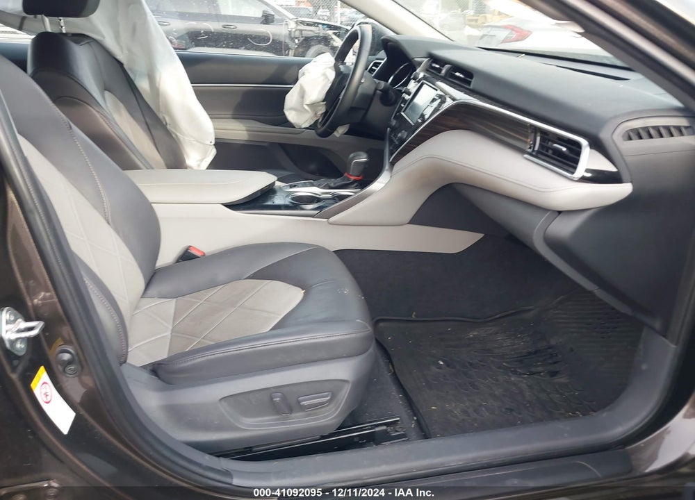 2018 TOYOTA CAMRY XLE VIN: 4T1B11HK4JU048320