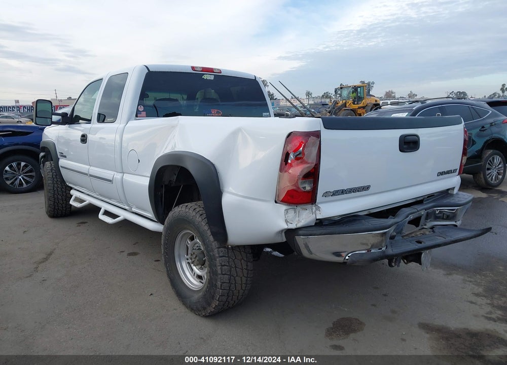 2003 CHEVROLET SILVERADO 2500HD LS VIN: 1GCHC29U33E105098