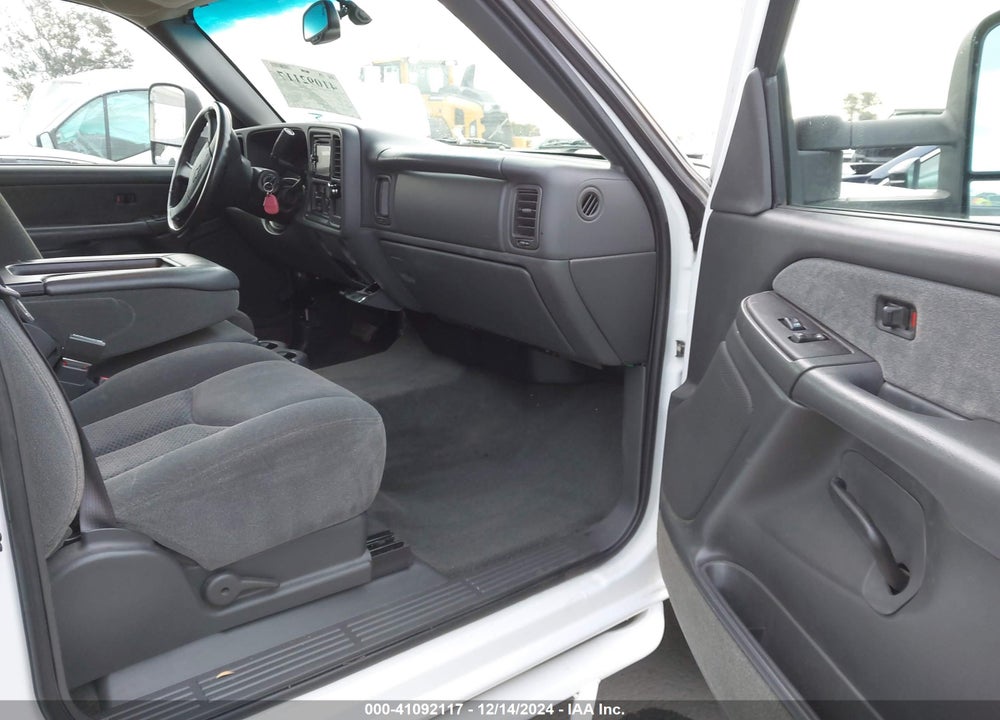2003 CHEVROLET SILVERADO 2500HD LS VIN: 1GCHC29U33E105098