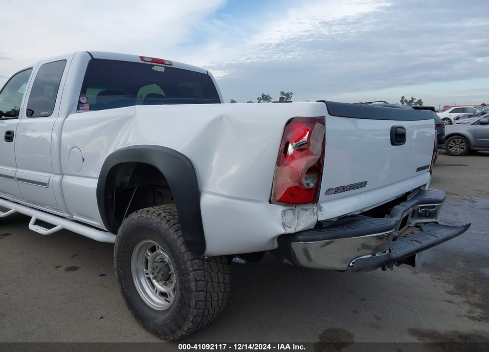 2003 CHEVROLET SILVERADO 2500HD LS VIN: 1GCHC29U33E105098