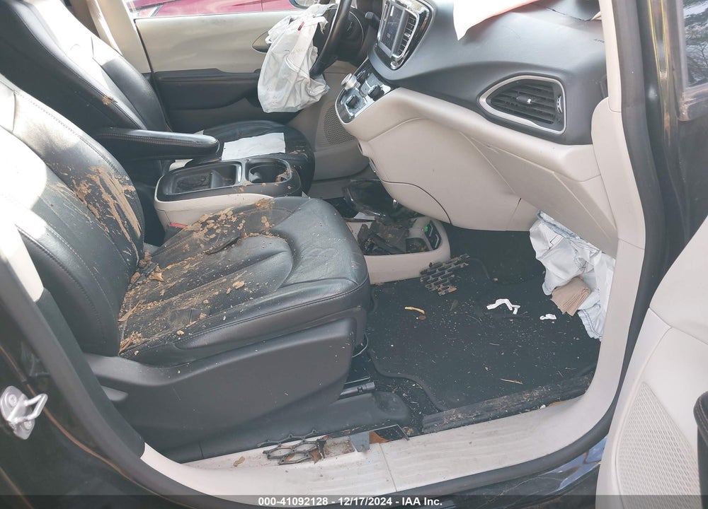 2020 CHRYSLER PACIFICA TOURING L VIN: 2C4RC1BG3LR272454