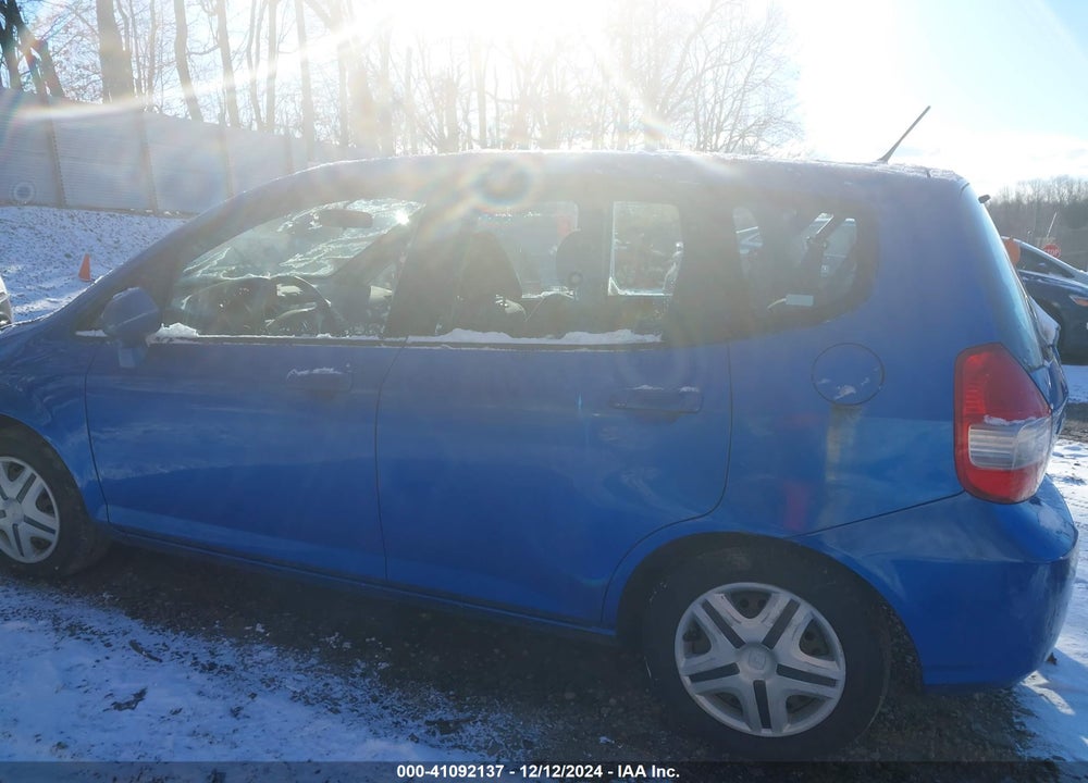 2008 HONDA FIT VIN: JHMGD38488S003609