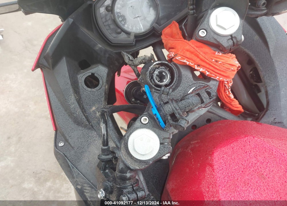 2019 KAWASAKI EX400 VIN: JKAEXKG14KDA29425