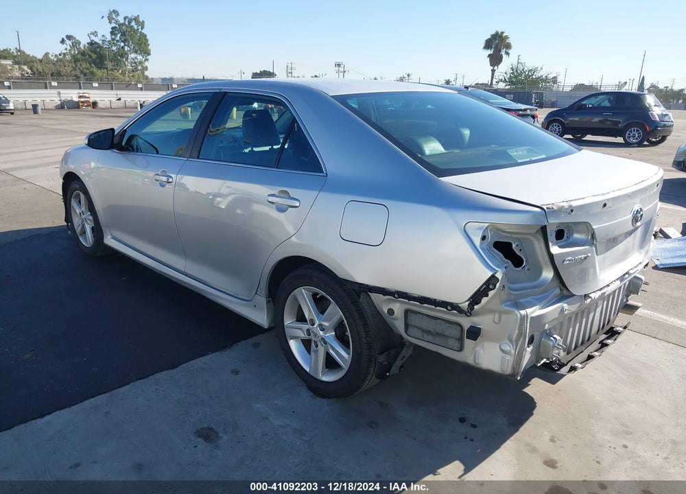 2013 TOYOTA CAMRY SE VIN: 4T1BF1FK2DU693962