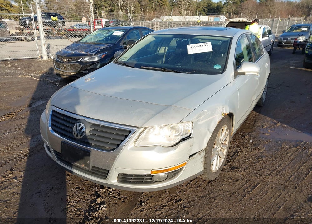 2010 VOLKSWAGEN PASSAT KOMFORT VIN: WVWJM7AN7AE145228