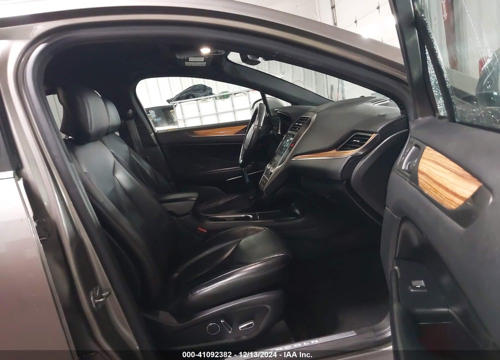 2016 LINCOLN MKC SELECT VIN: 5LMCJ2D90GUJ14896