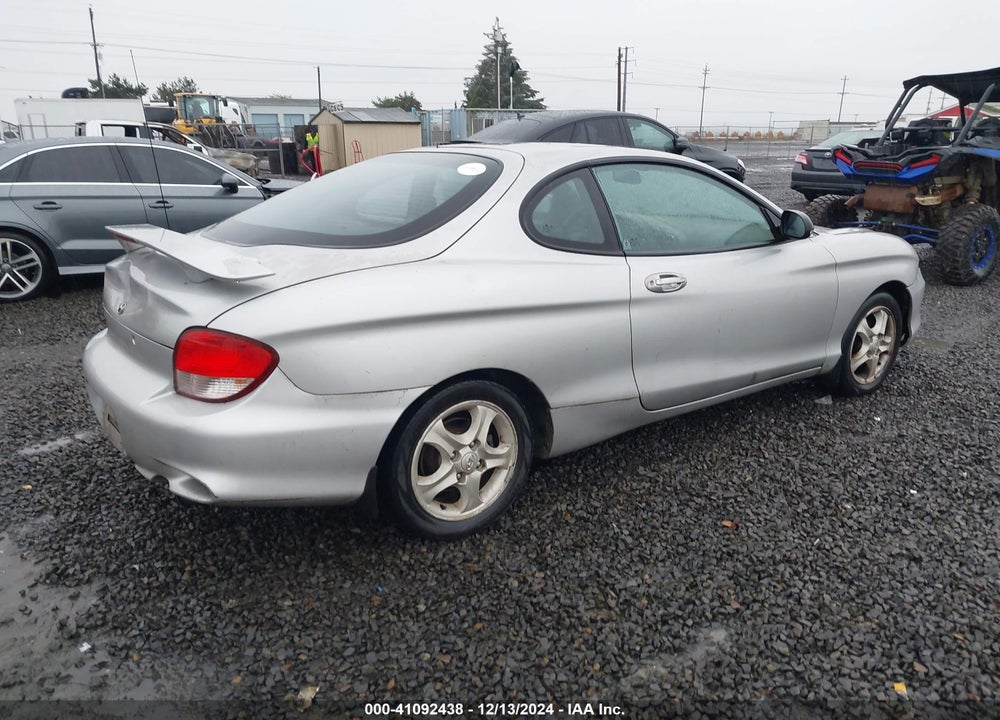 2001 HYUNDAI TIBURON VIN: KMHJG25F81U267658