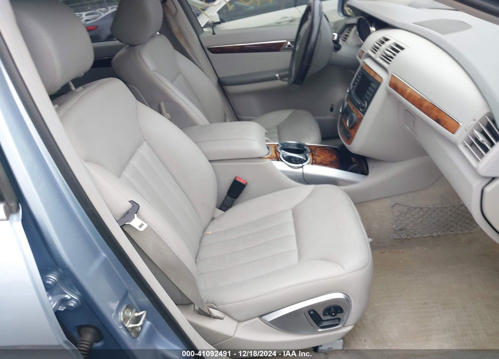 2006 MERCEDES-BENZ R 500 VIN: 4JGCB75E46A013191