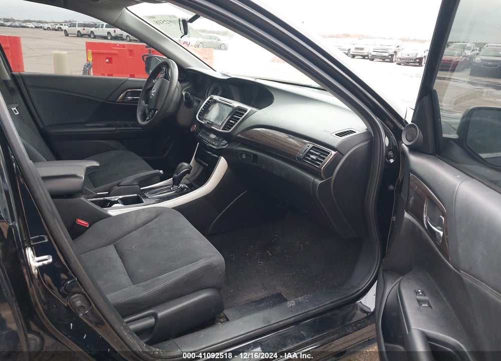 2016 HONDA ACCORD VIN: 1HGCR2F03GA029889