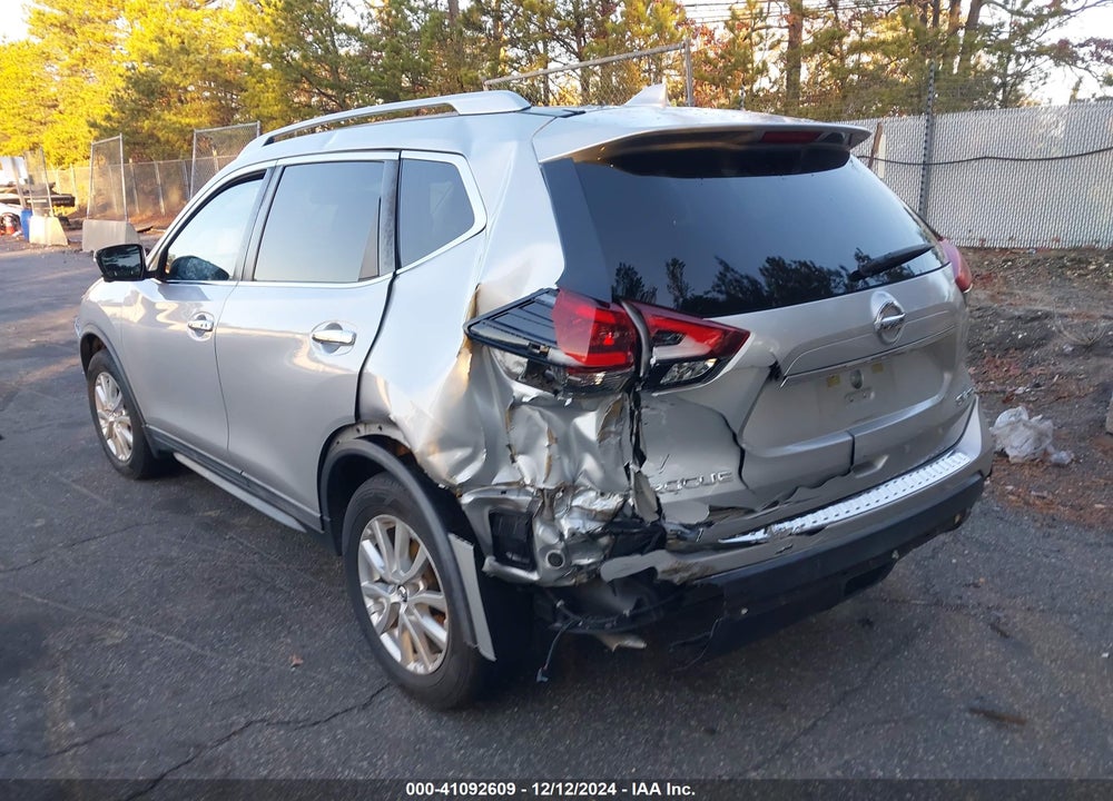 2018 NISSAN ROGUE SV VIN: KNMAT2MV3JP590197