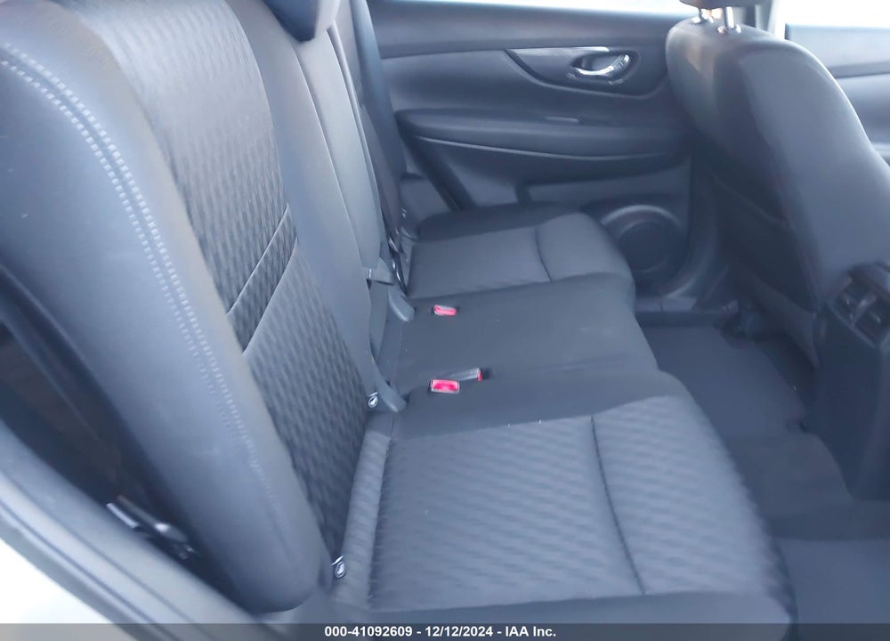 2018 NISSAN ROGUE SV VIN: KNMAT2MV3JP590197