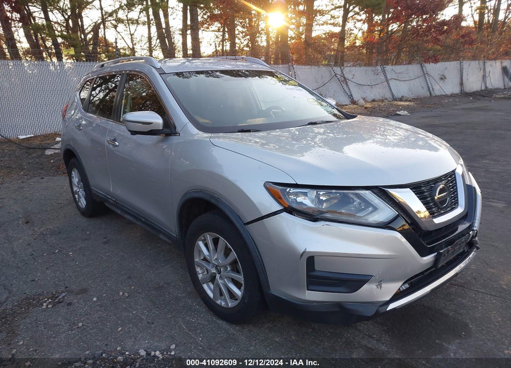 2018 NISSAN ROGUE SV VIN: KNMAT2MV3JP590197