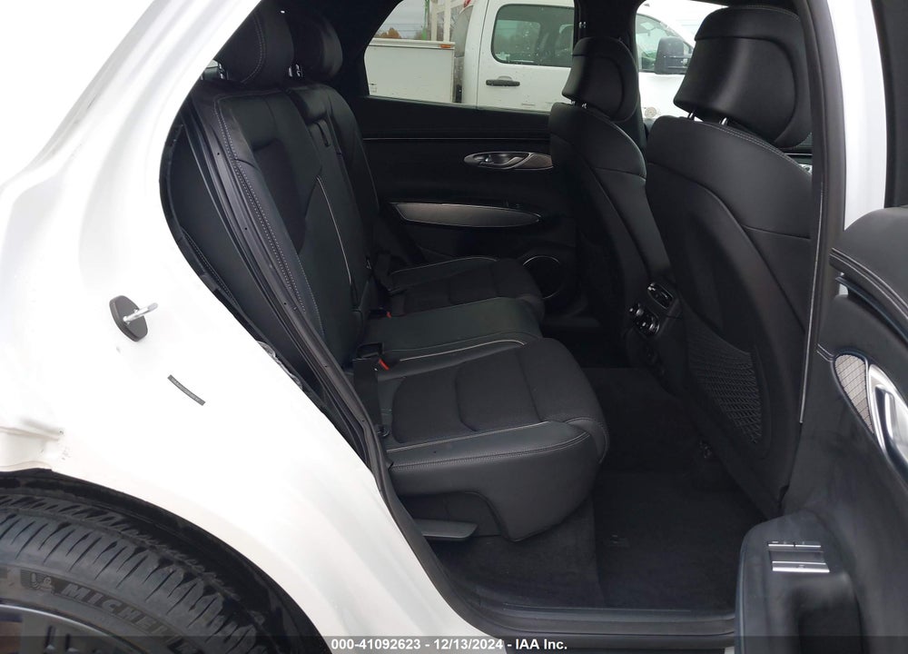 2024 GENESIS GV70 2.5T AWD VIN: 5NMMADTB0RH007417