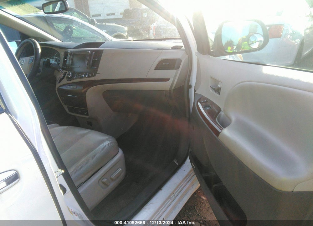 2012 TOYOTA SIENNA XLE LIMITED VIN: 5TDYK3DCXCS242122