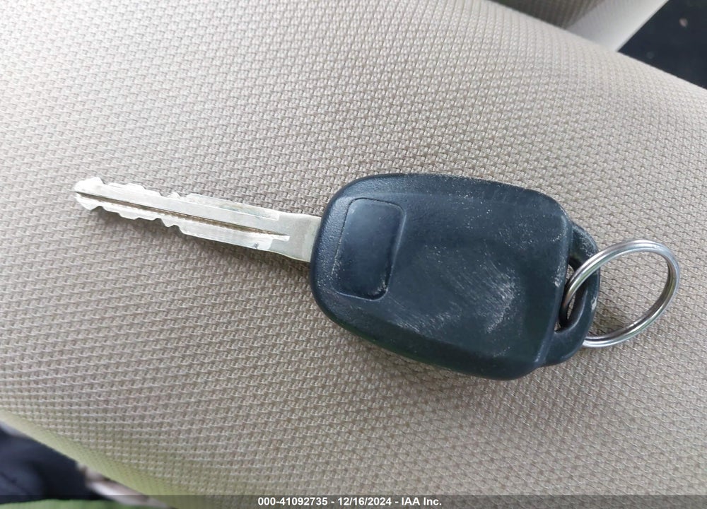 2018 TOYOTA COROLLA LE VIN: 2T1BURHE0JC076391